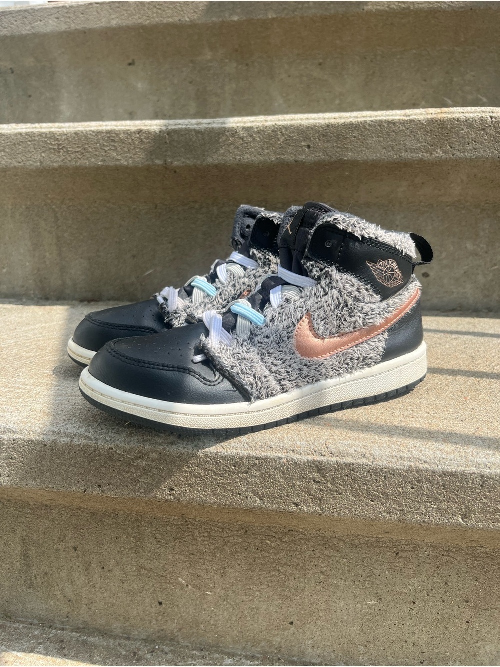Nike Air Jordan 1 Retro High Fleece Sneakers Black Metallic Bronze Kids Size 1